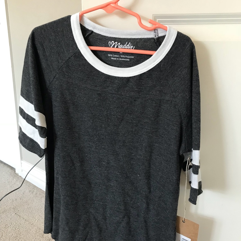 Cute shirt amazing material and great quality!!